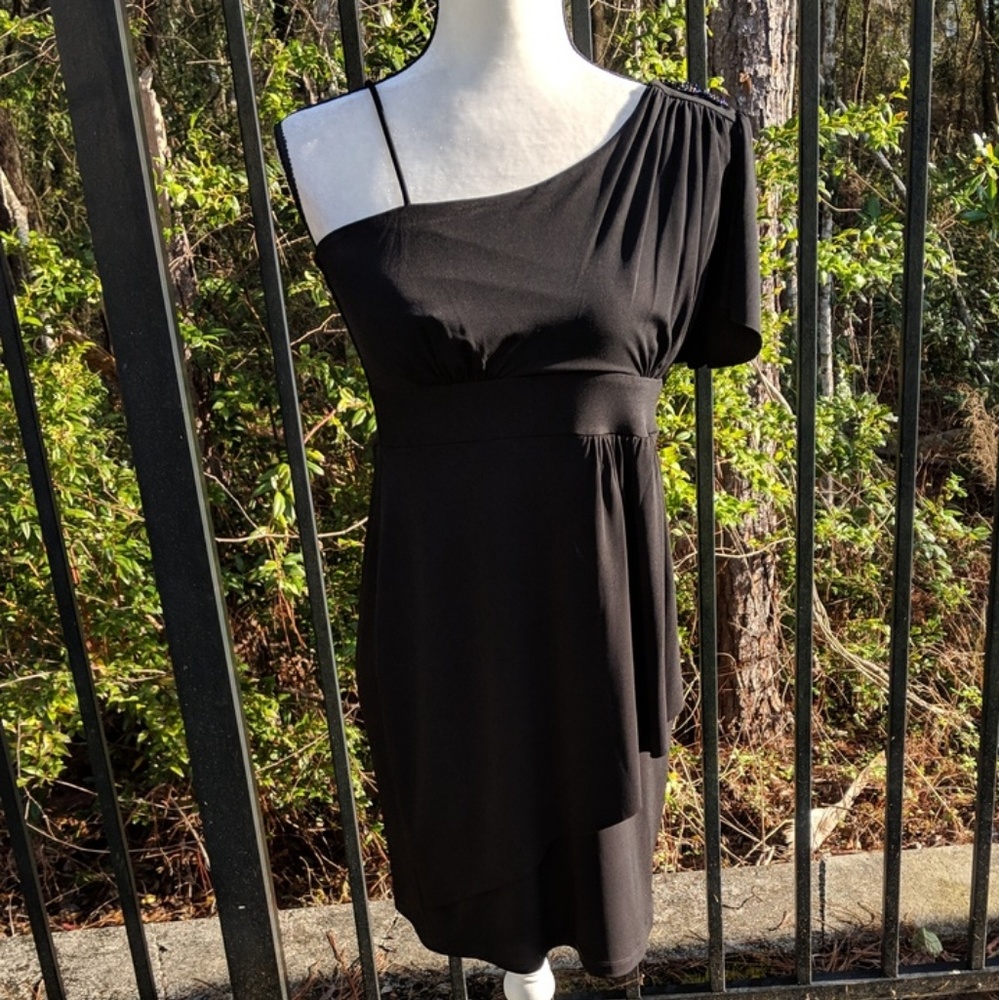 Black one shoulder dress 😍